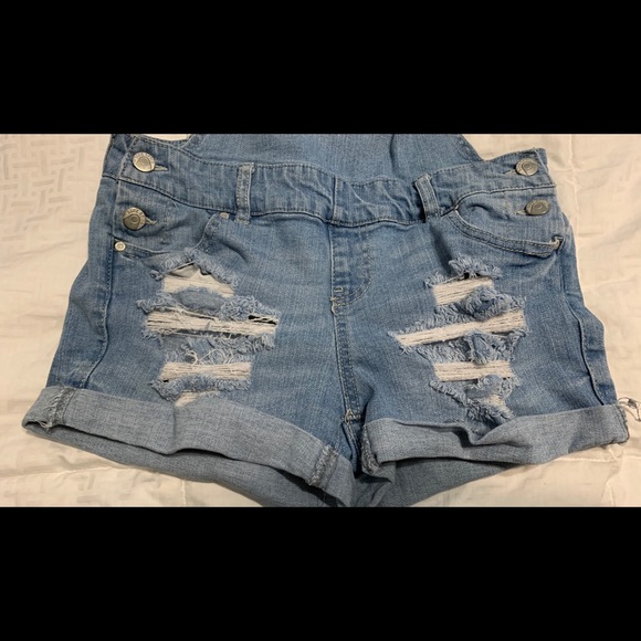 OVERALLS 🍑 - Picture 2 of 2